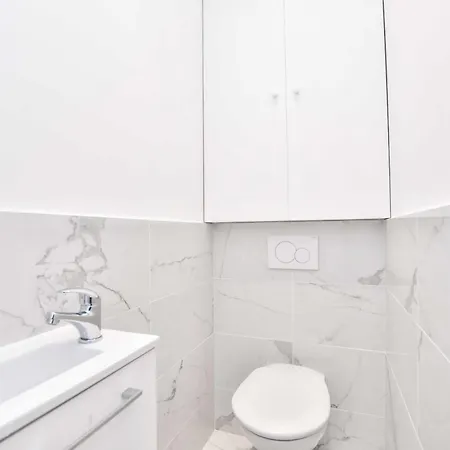 Family - 4br - 10p - Menilmontant * Parigi